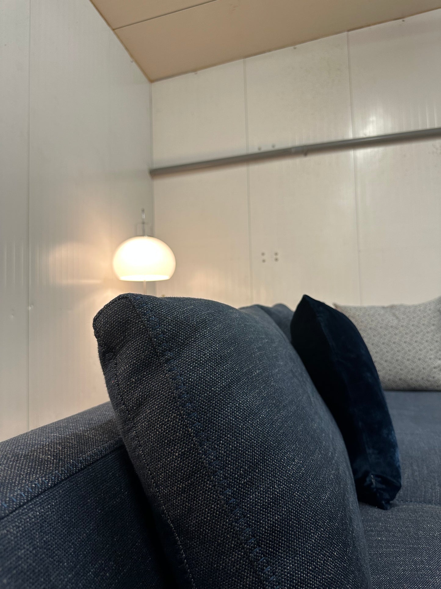 (NIEUWSTAAT) B&B Italia Ray Hoekbank ~ Nieuwprijs €12.500