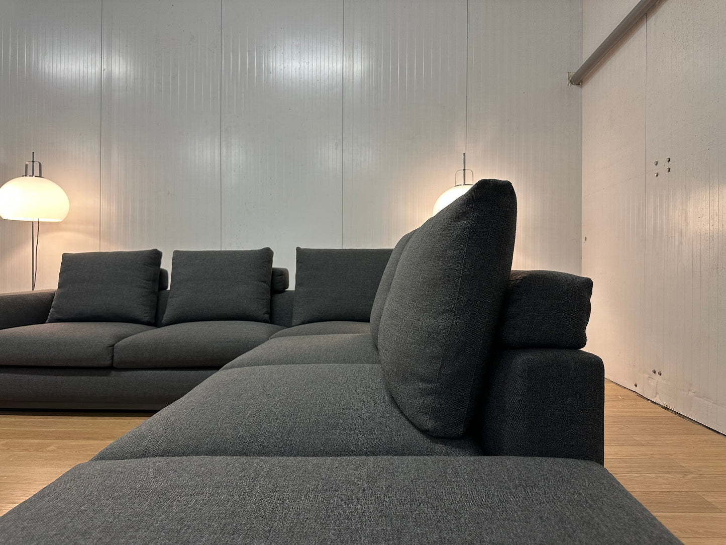 SHOWMODEL Minotti Andersen Hoekbank Donkergrijs NP: €27.500