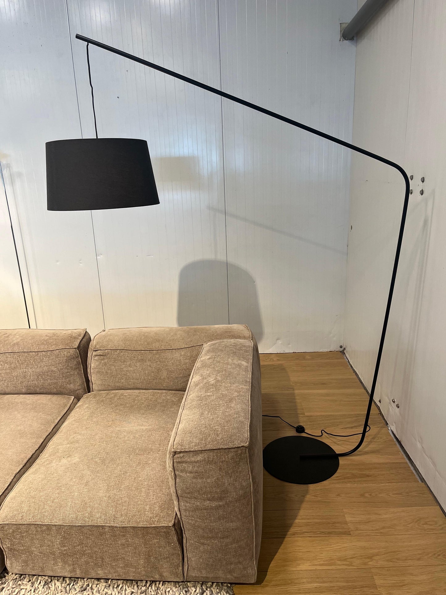 Elegante Frandsen Eijerkamp Booglamp - Zwart