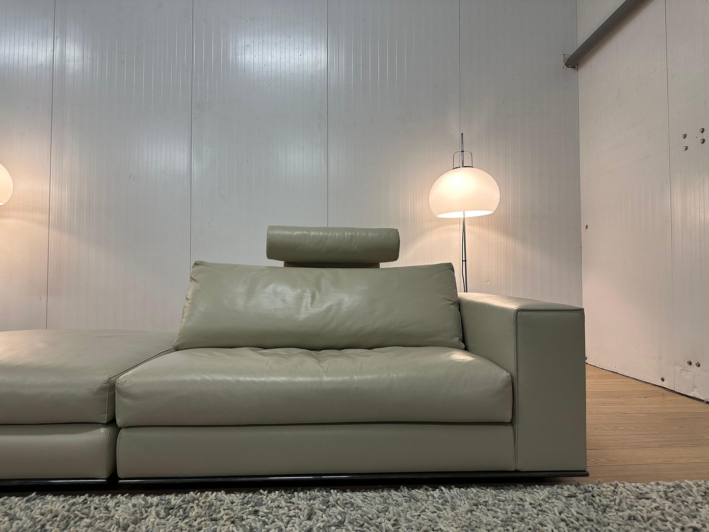 Nieuwstaat Beige Leren Minotti Modulaire Hoekbank - NP: 30k