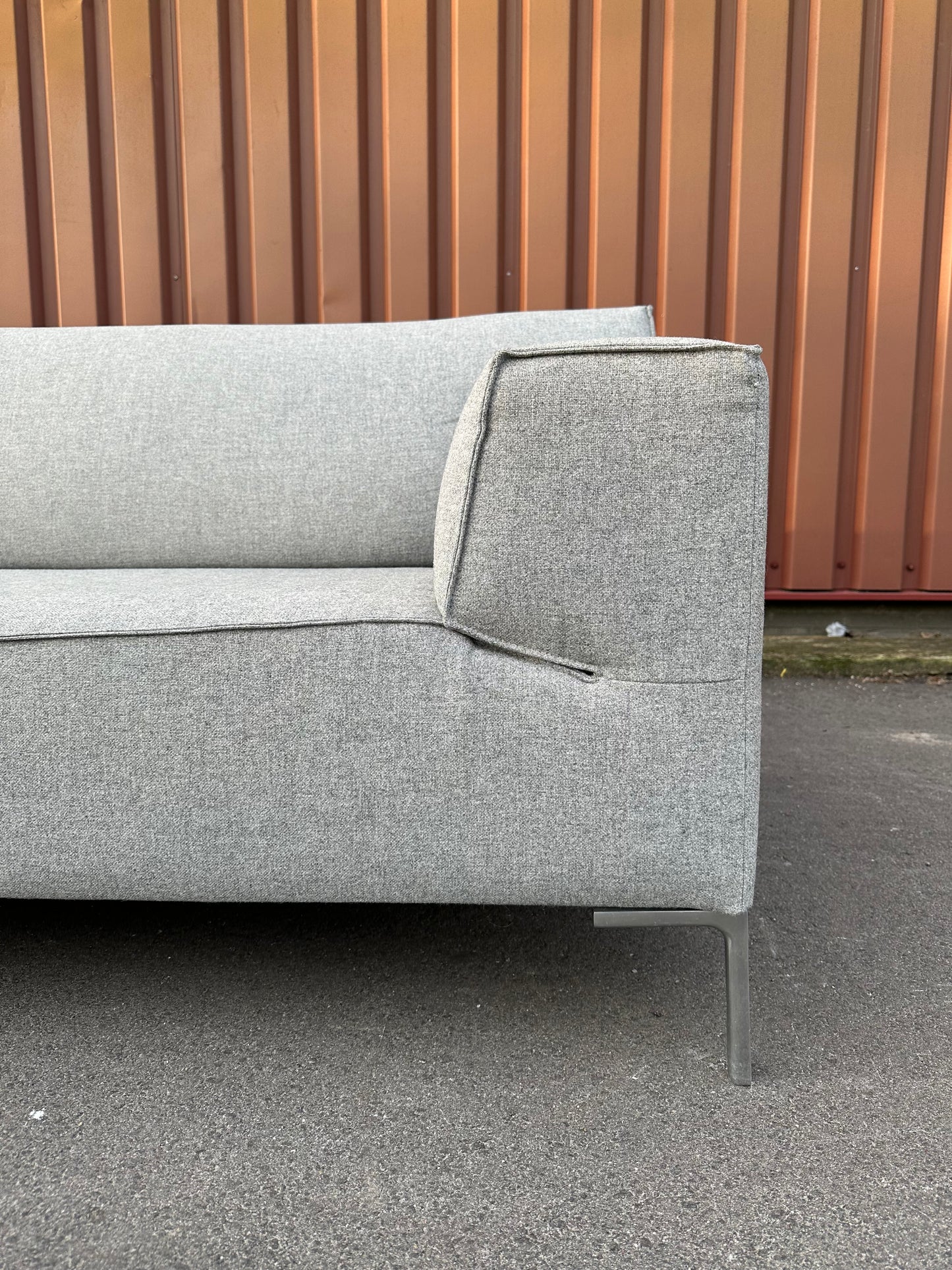 Design on Stock 4-Zits Bank met Hocker - Ploegwol Grijs