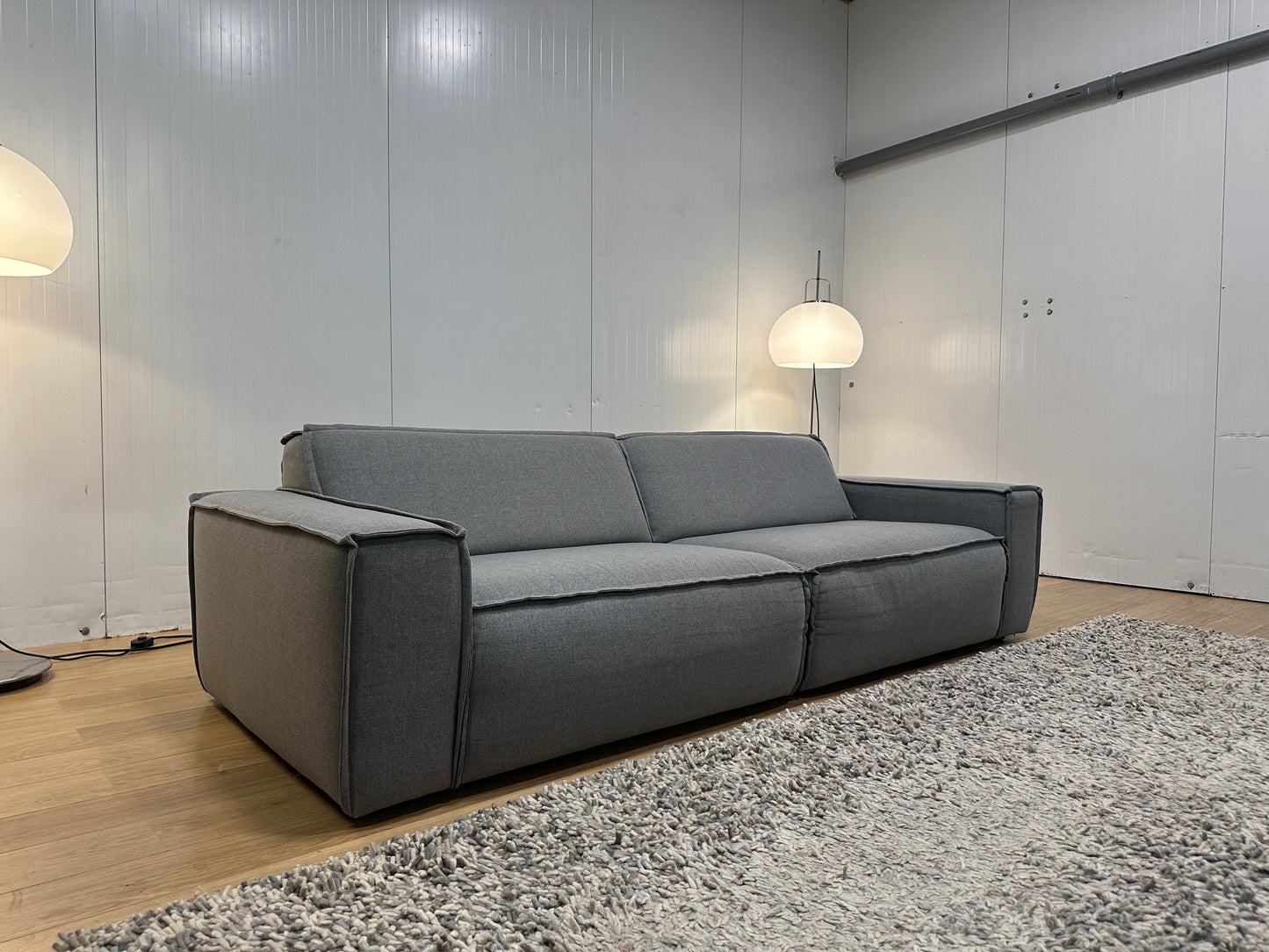 Grijze Fést 3-zits Bank Kvadrat Wol 250 cm Breed NP: €4.000