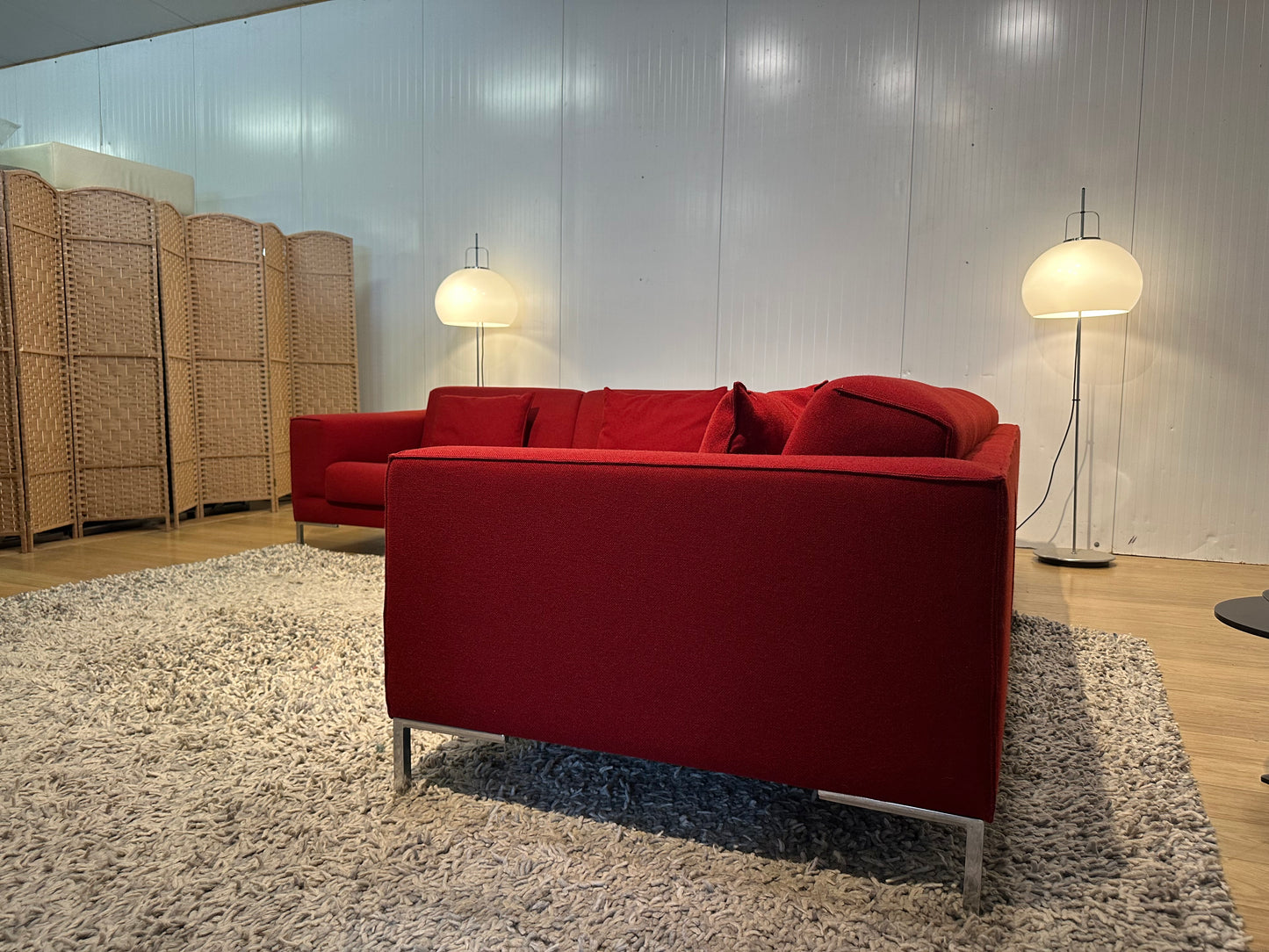 ZGAN Design on Stock Aikon Hoekbank – Ploegwol Bordeaux Rood