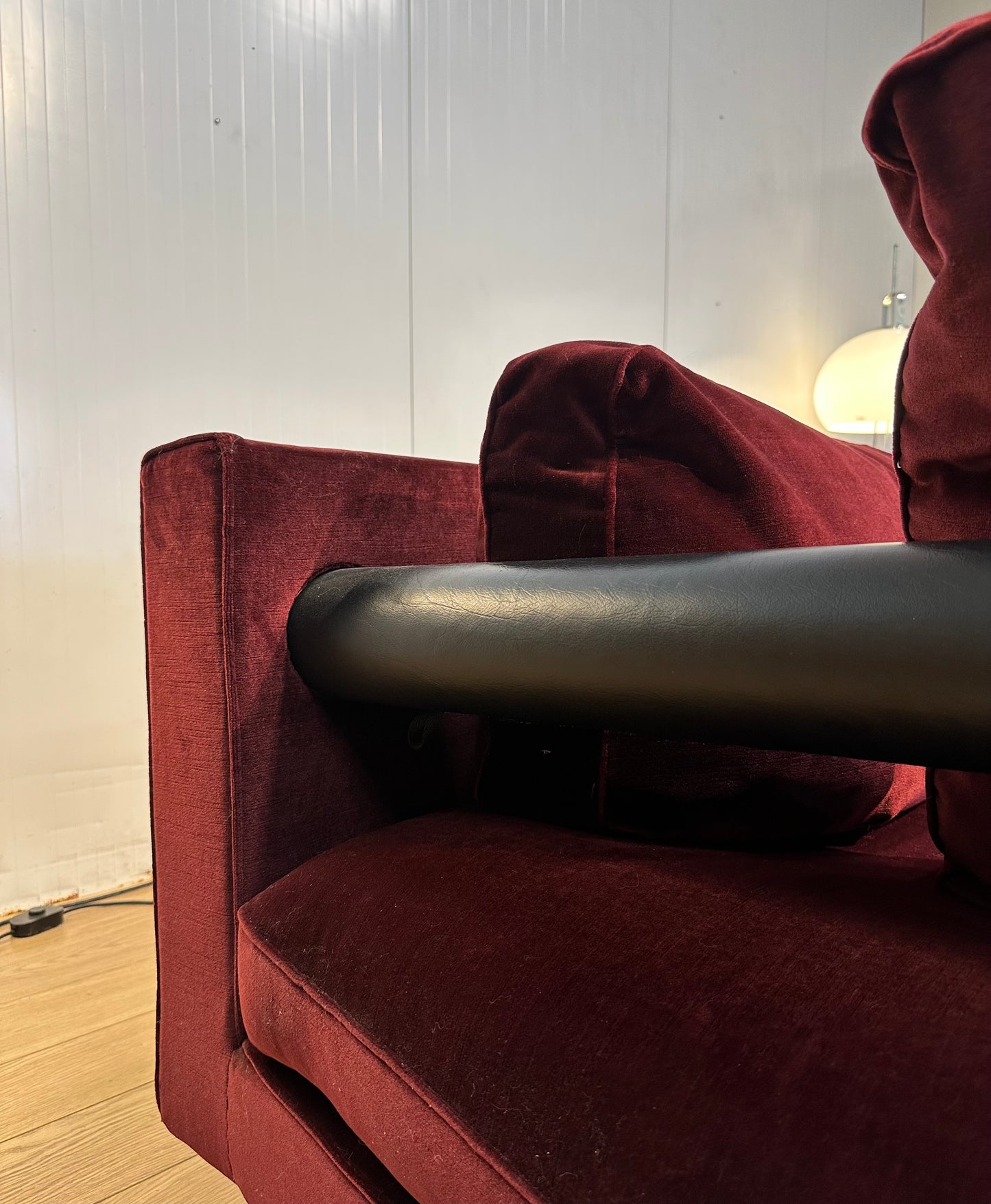 ZGAN B&B Italia Sitty Hoekbank Rood Velvet Suède