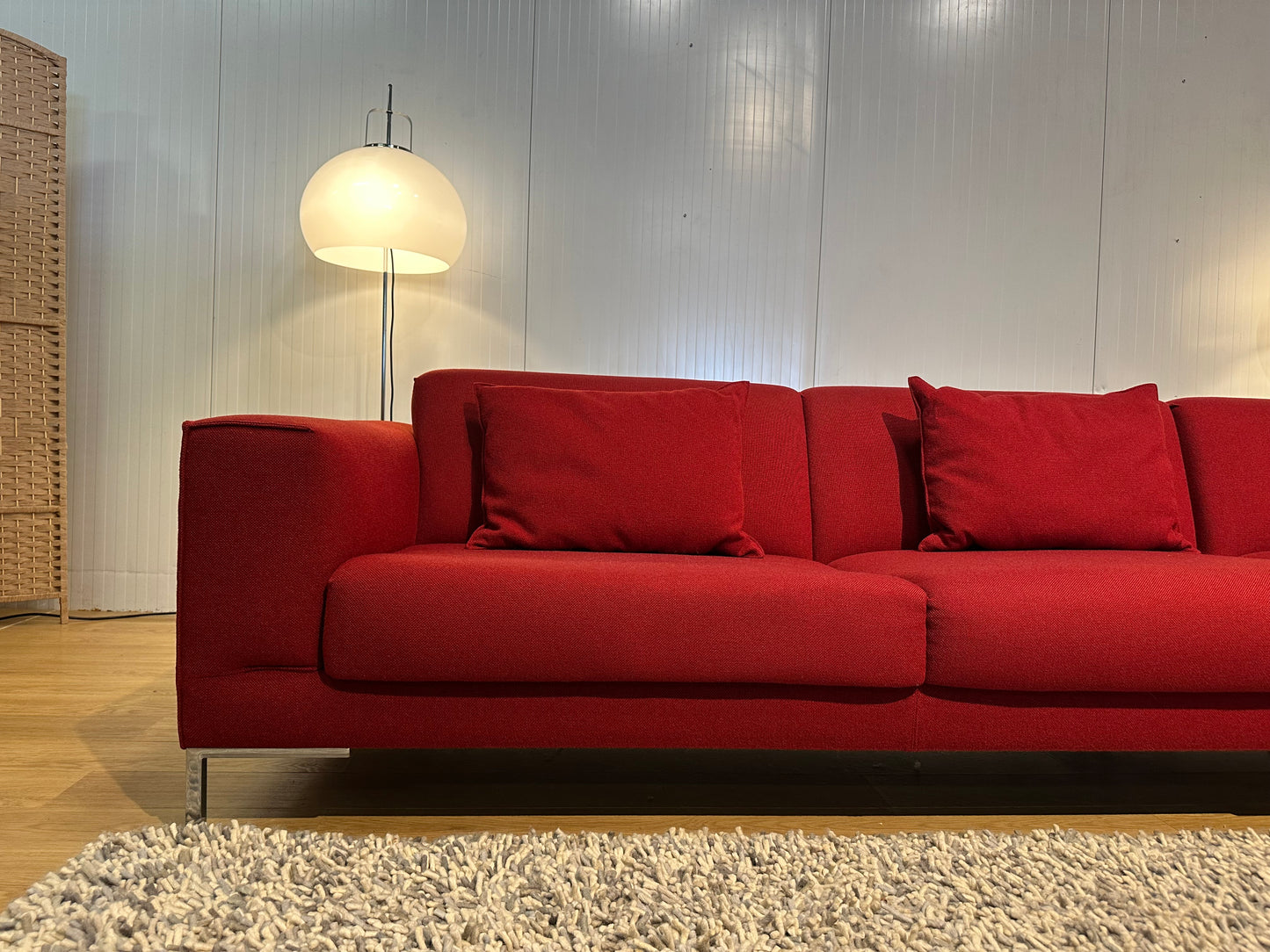 ZGAN Design on Stock Aikon Hoekbank – Ploegwol Bordeaux Rood