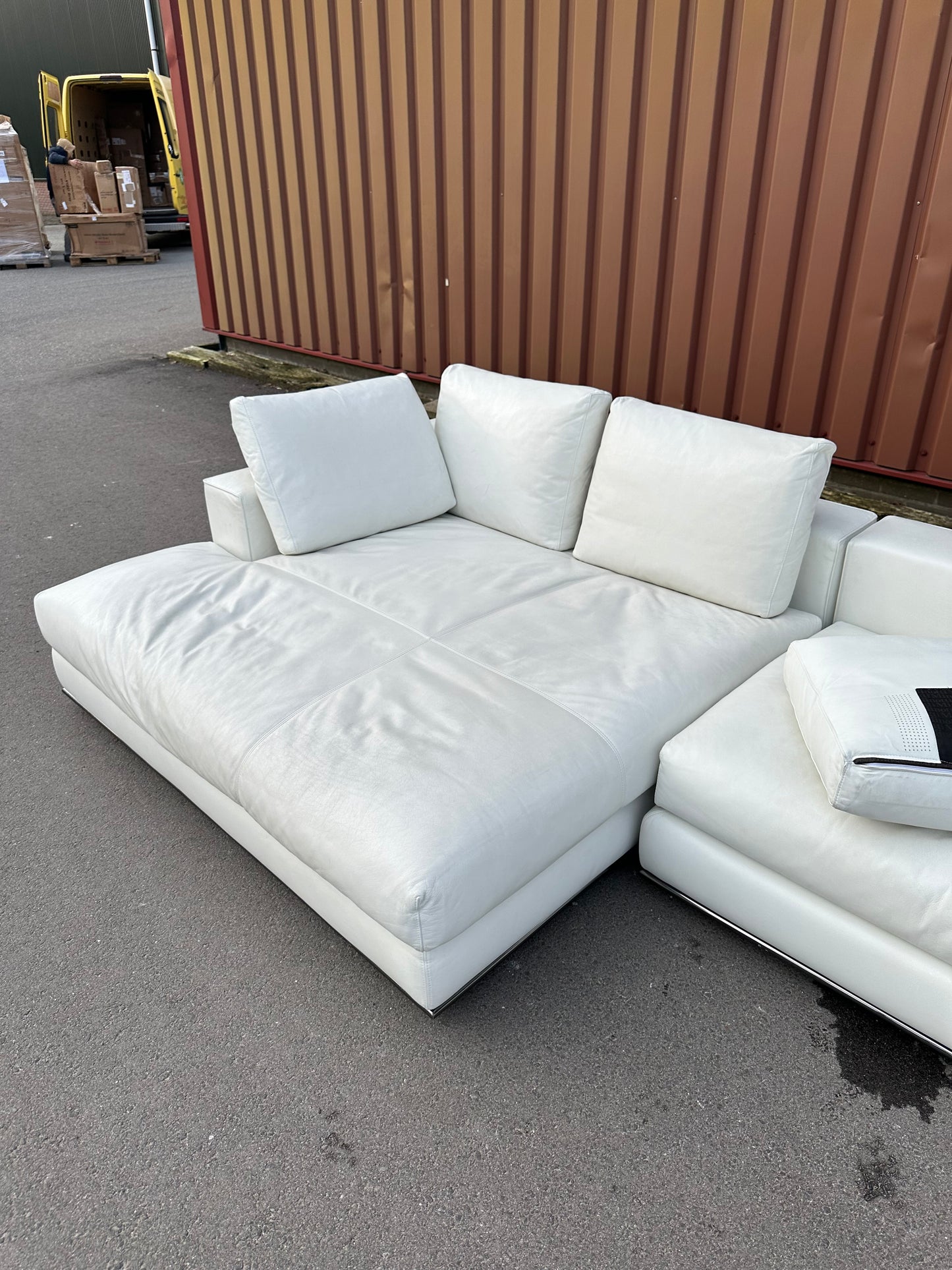 ZGAN Minotti Hamilton | Wit Leer | NP: €30.000