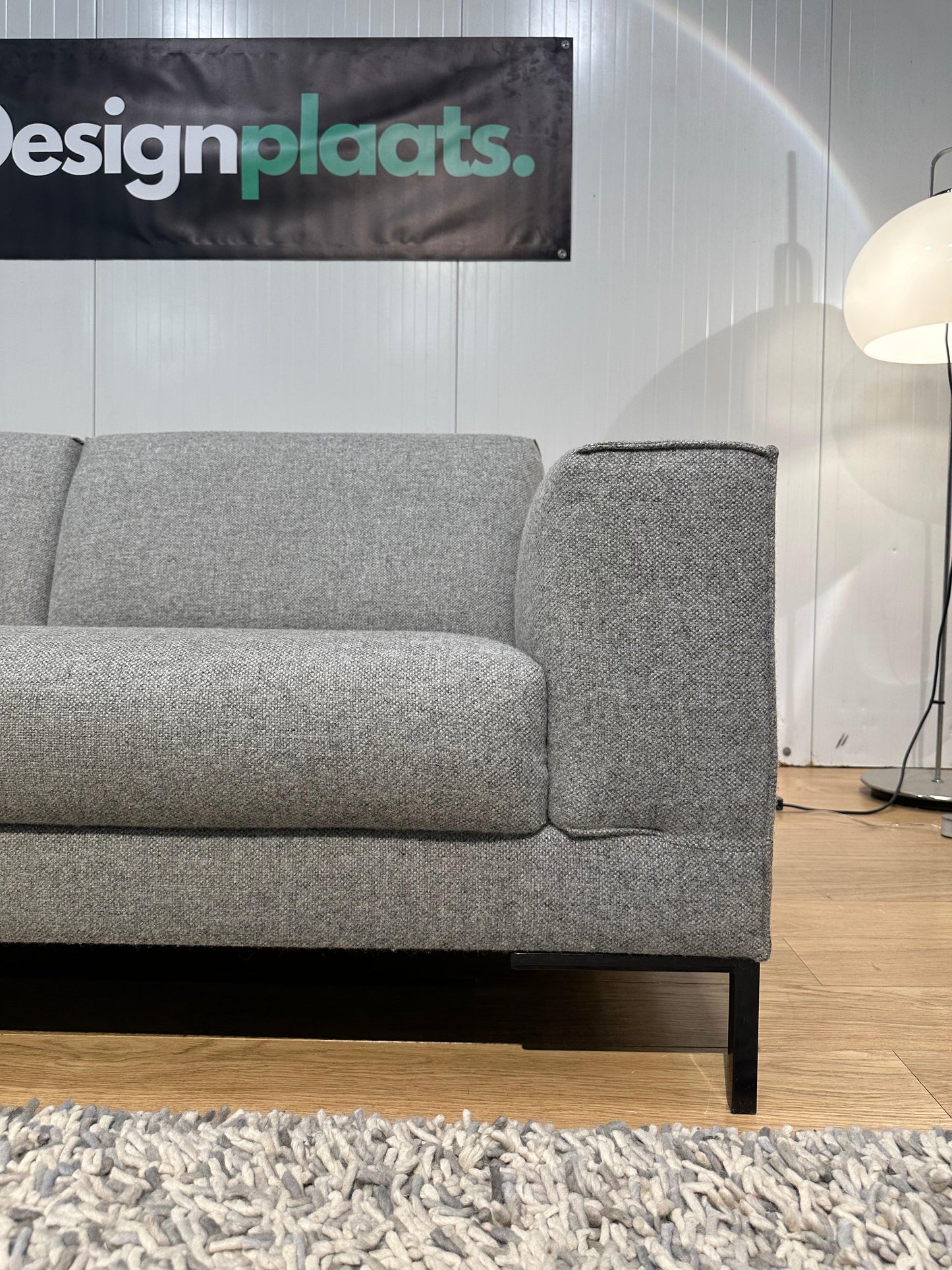 Lichtgrijze Aikon 2-zits Ploegwool – Design on Stock