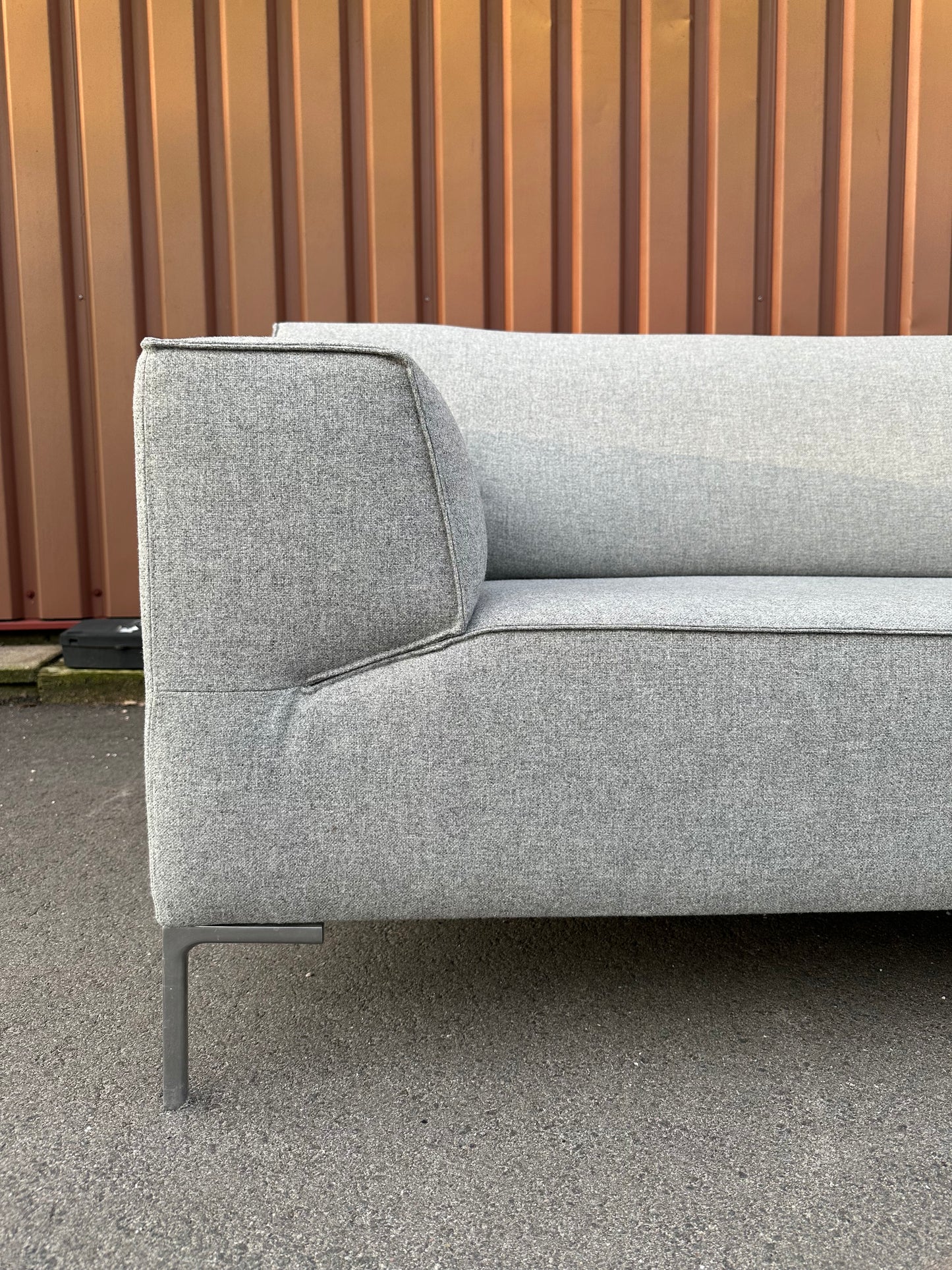 Design on Stock 4-Zits Bank met Hocker - Ploegwol Grijs