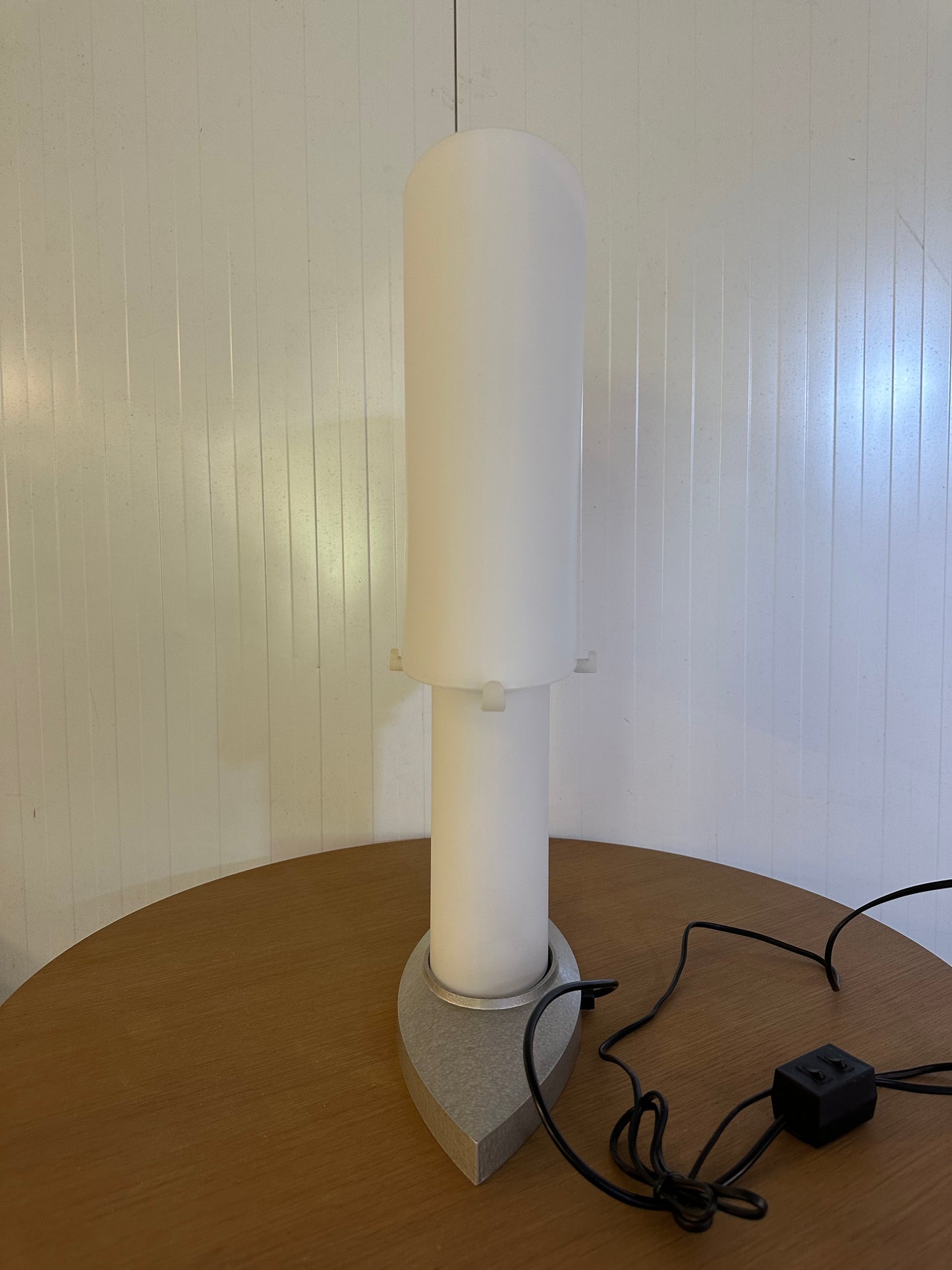 NIEUWSTAAT 2x Daniela Puppa Tafellamp voor Fontana Arte 1994
