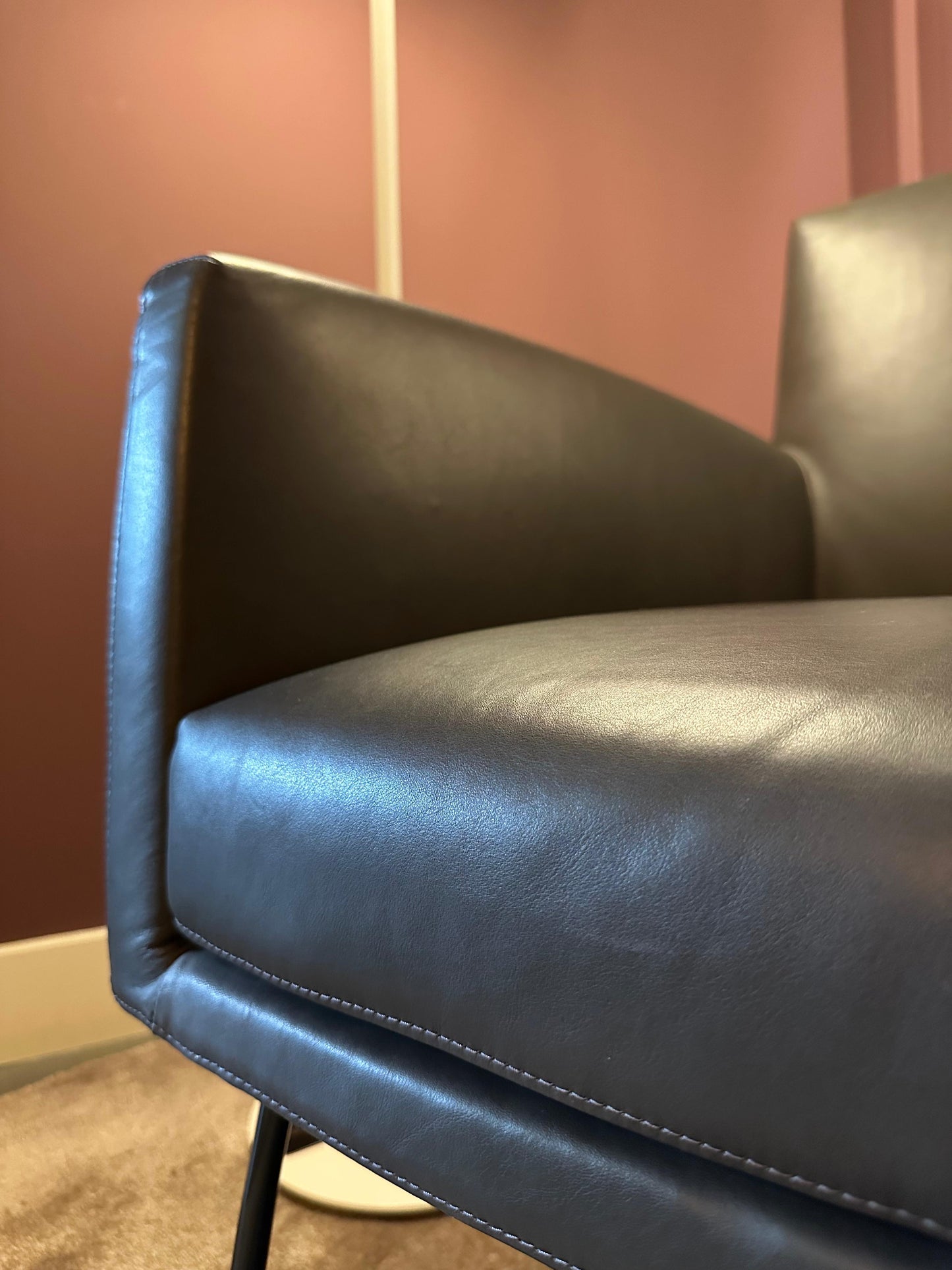 Tumbler Fauteuil Showroommodel – Loxton Leder