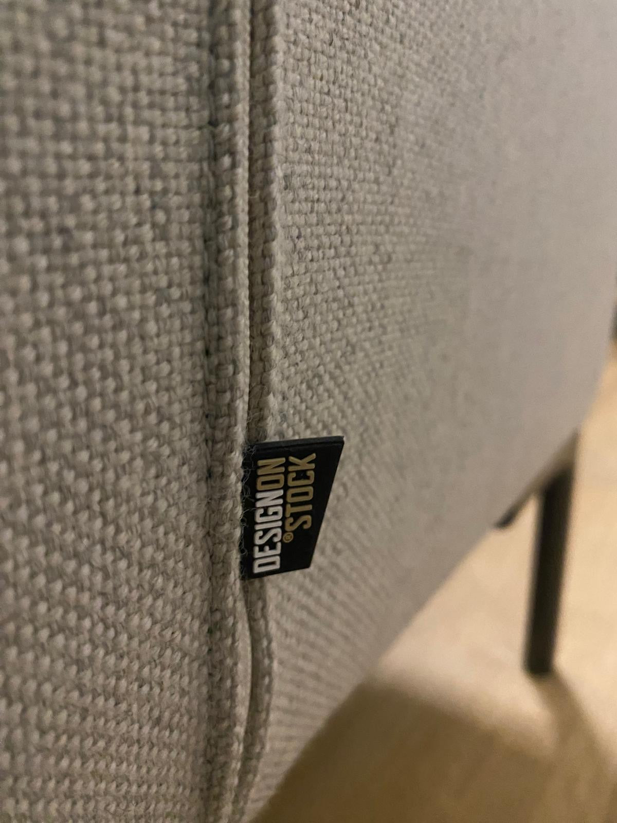 ZGAN 2x Witte Design on Stock Fauteuils - Wol NP: €4.500