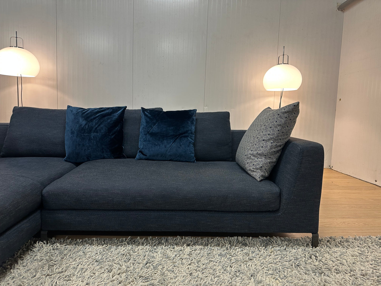 (NIEUWSTAAT) B&B Italia Ray Hoekbank ~ Nieuwprijs €12.500