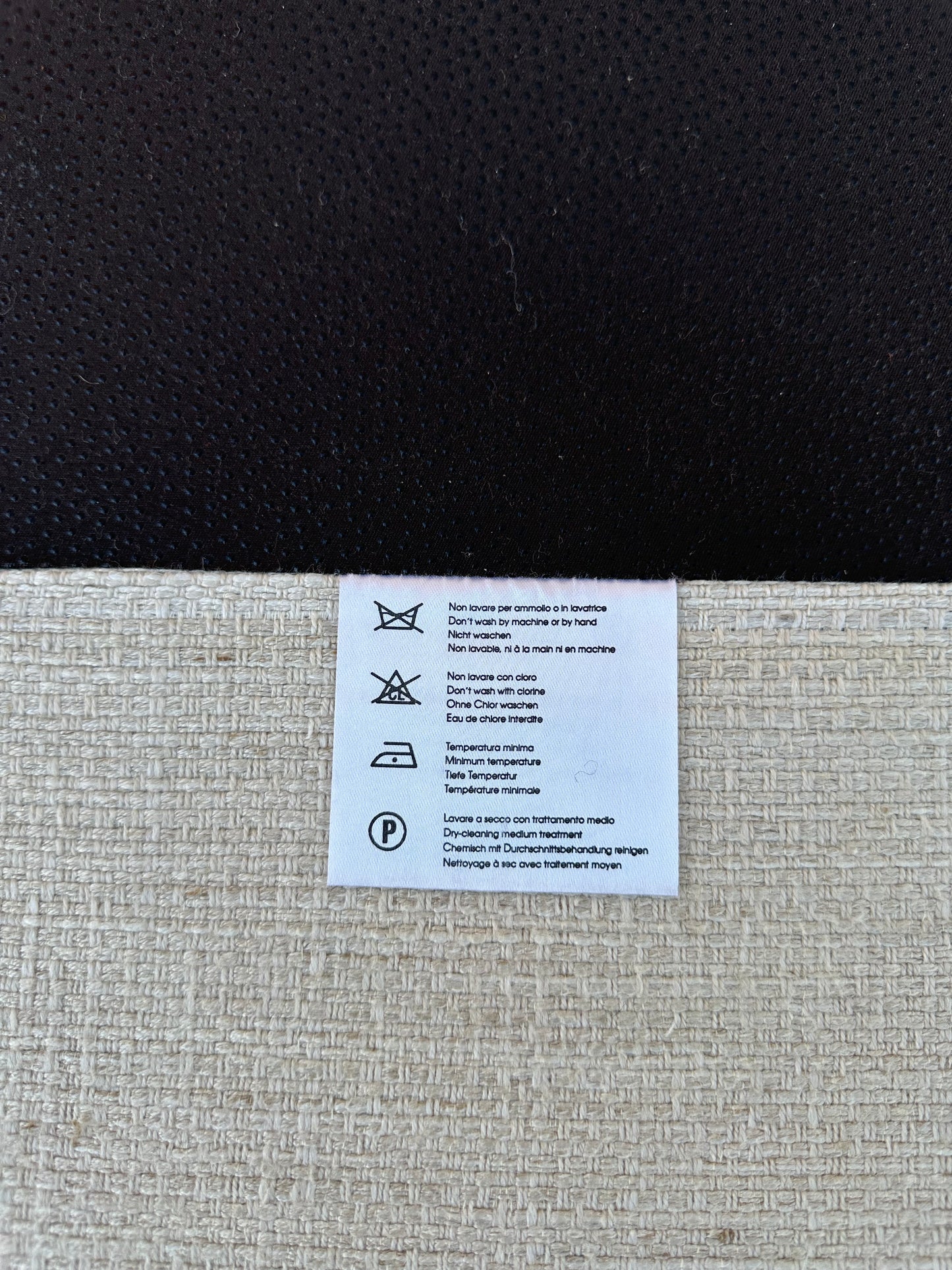 NIEUWSTAAT Minotti Hamilton Poef Crème ~ Nieuwprijs €4.000