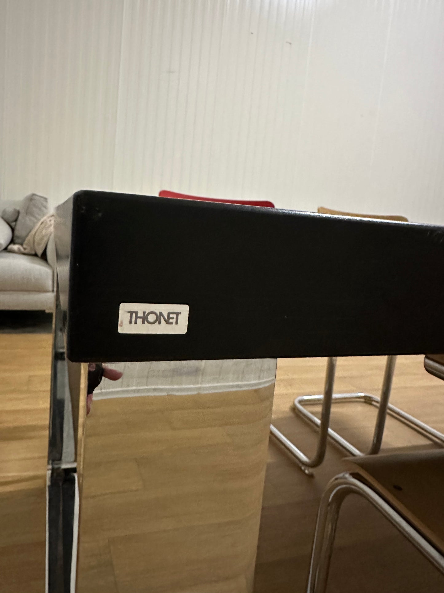 ZGAN Thonet Eettafel inclusief 4 Thonet stoelen