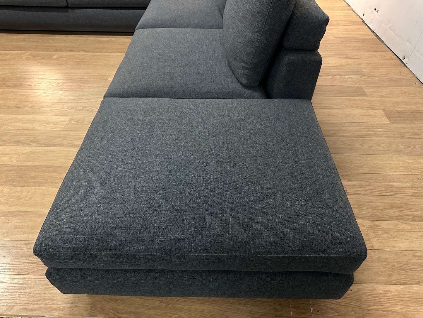SHOWMODEL Minotti Andersen Hoekbank Donkergrijs NP: €27.500