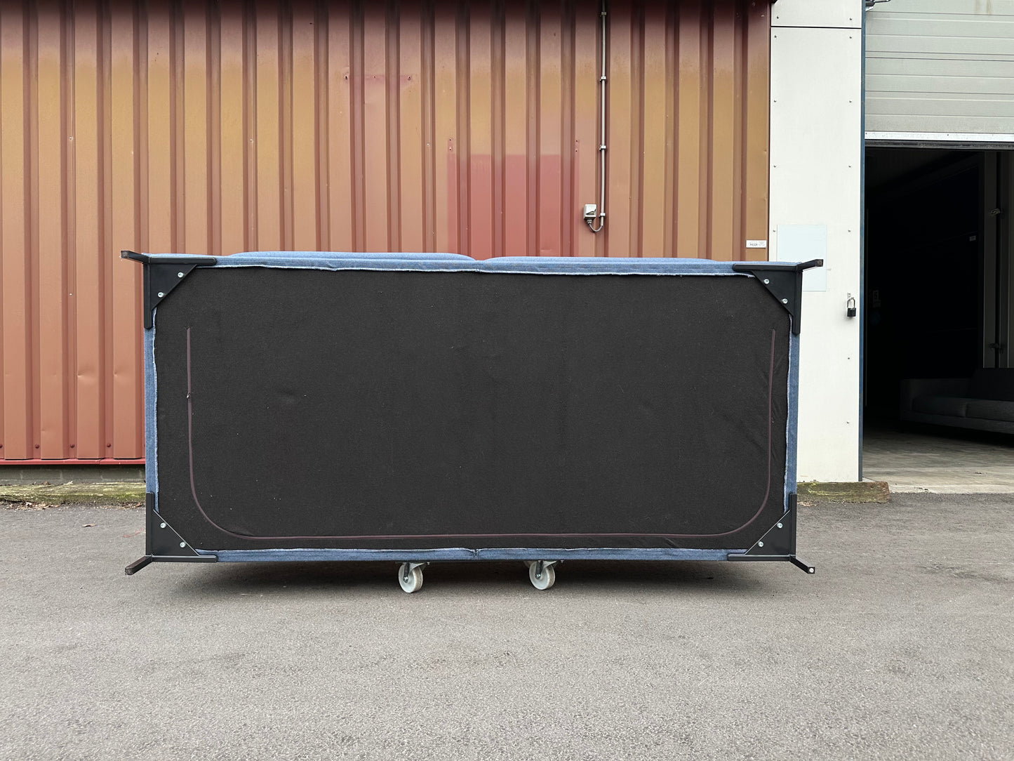 ZGAN Design on Stock Aikon Denim 2-Zitbank - €7.000