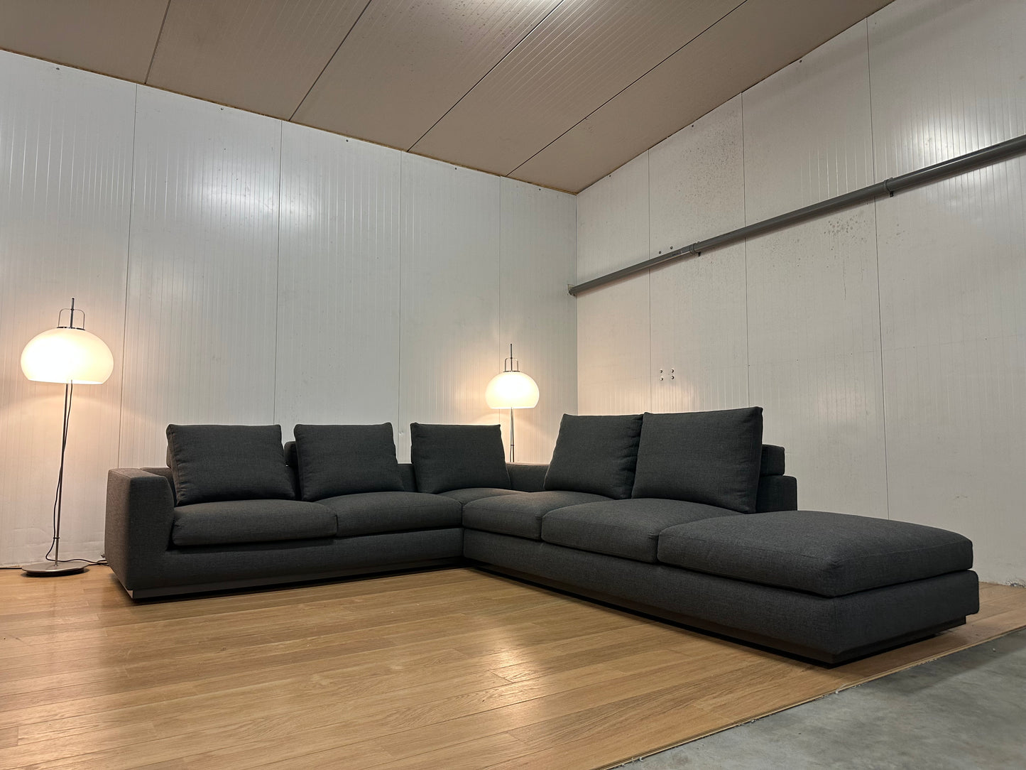 SHOWMODEL Minotti Andersen Hoekbank Donkergrijs NP: €27.500