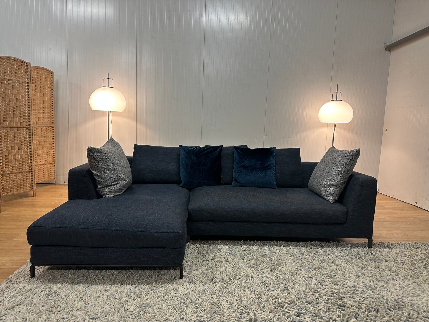 (NIEUWSTAAT) B&B Italia Ray Hoekbank ~ Nieuwprijs €12.500
