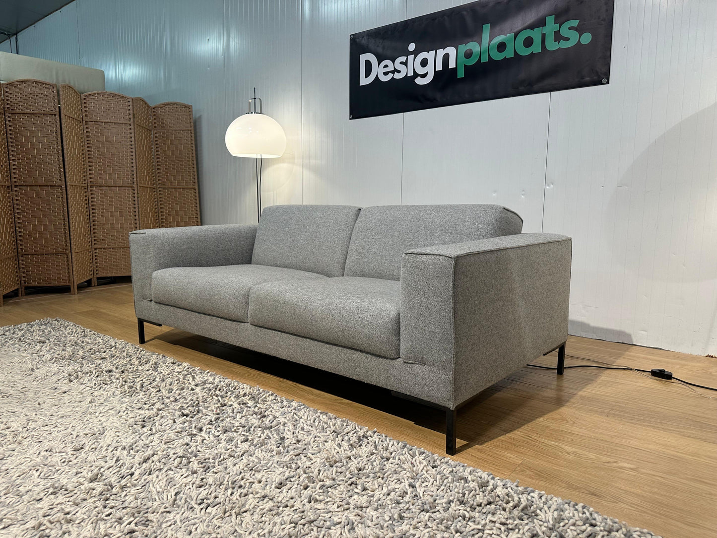 Lichtgrijze Aikon 2-zits Ploegwool – Design on Stock