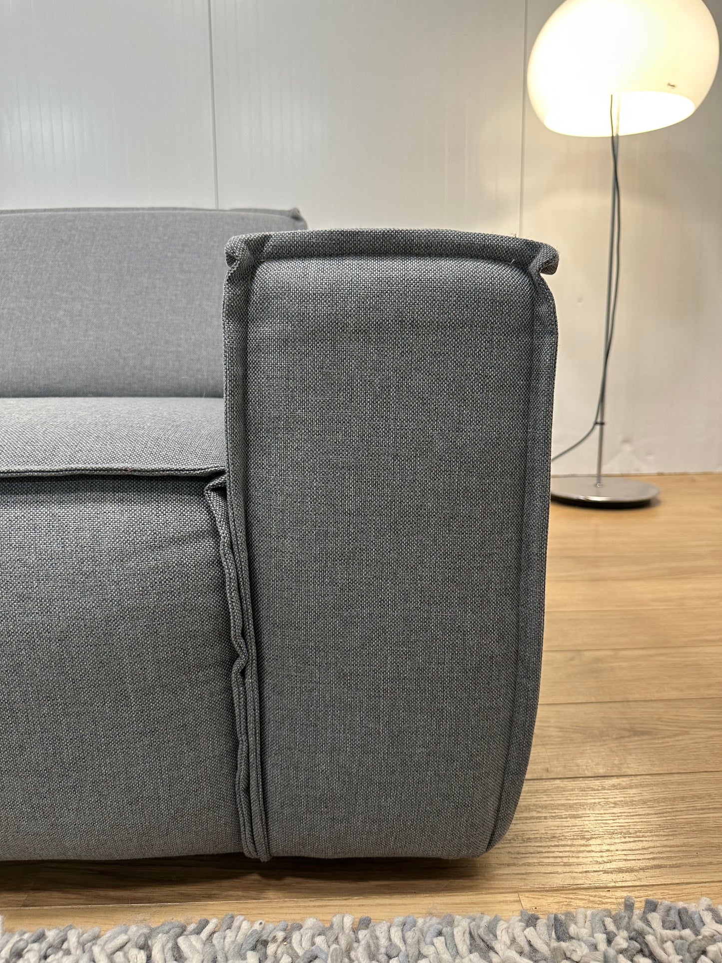Grijze Fést 3-zits Bank Kvadrat Wol 250 cm Breed NP: €4.000
