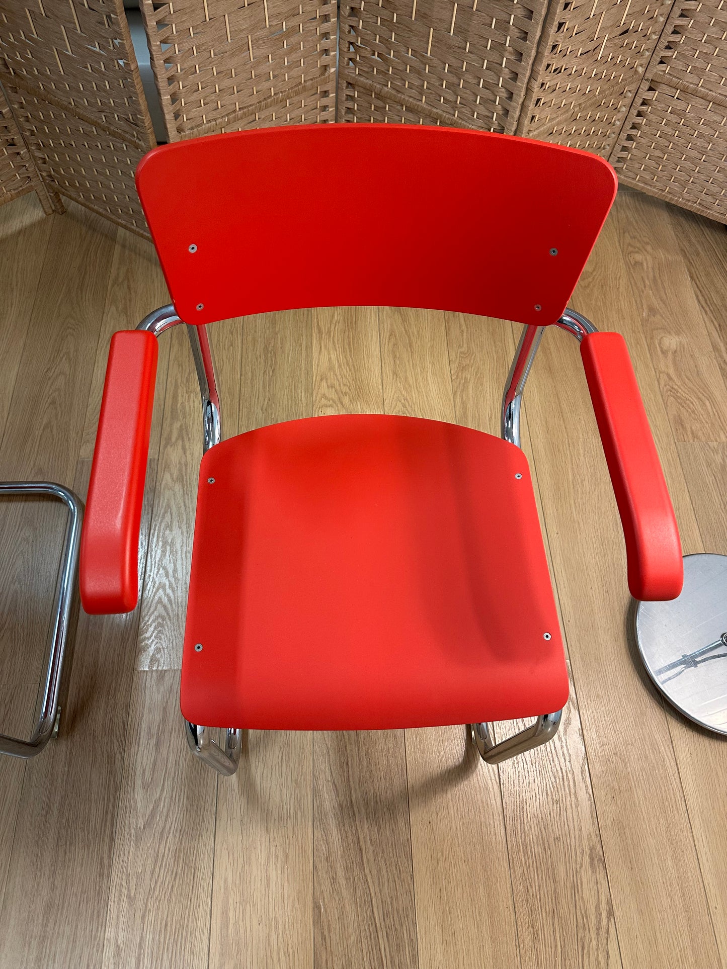 NIEUWSTAAT 2x Rode Thonet Eetkamerstoelen