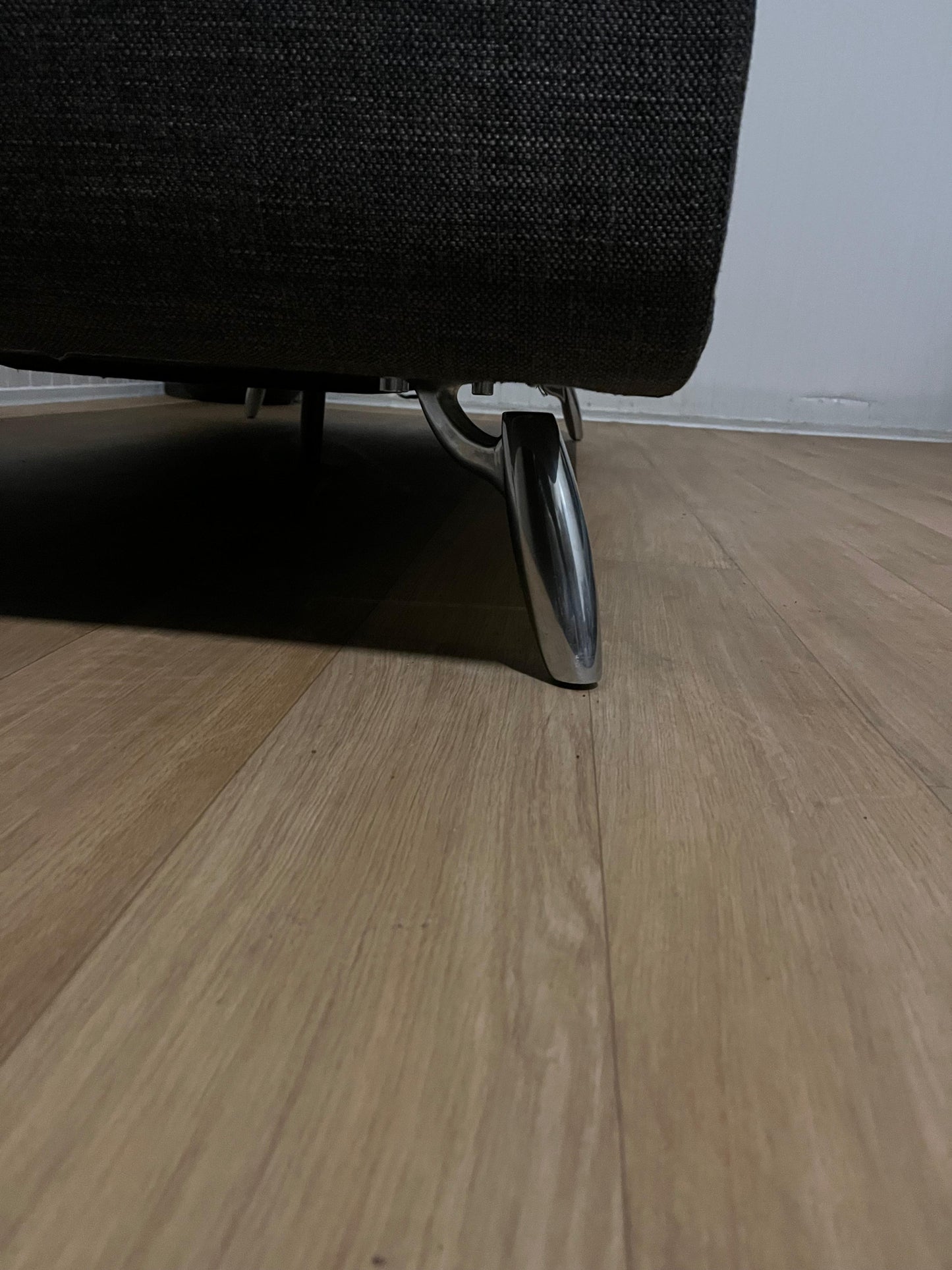 ZGAN Design on Stock Byen Lounge Zitsbank ~ NP: €4.000