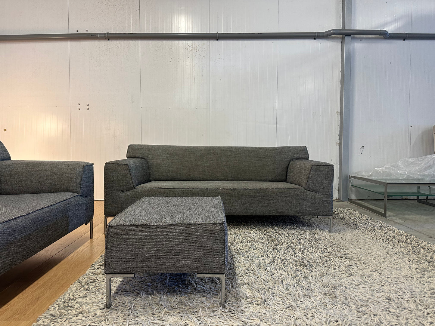 Herstofferen naar keuze Design on stock Bloq banken met poef