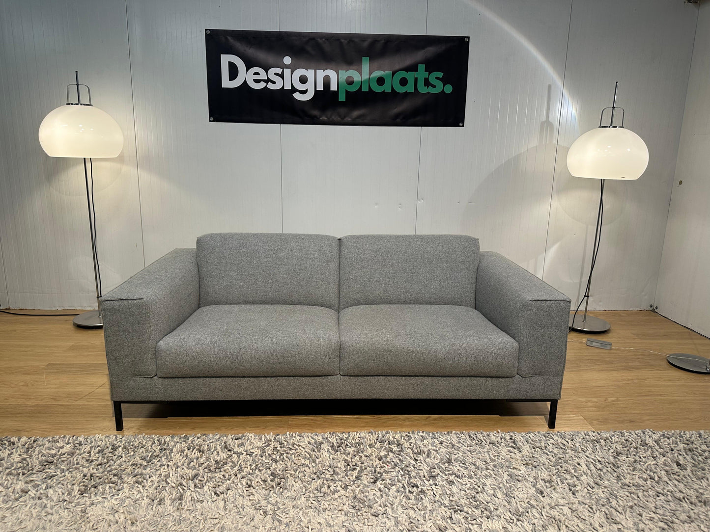 Lichtgrijze Aikon 2-zits Ploegwool – Design on Stock