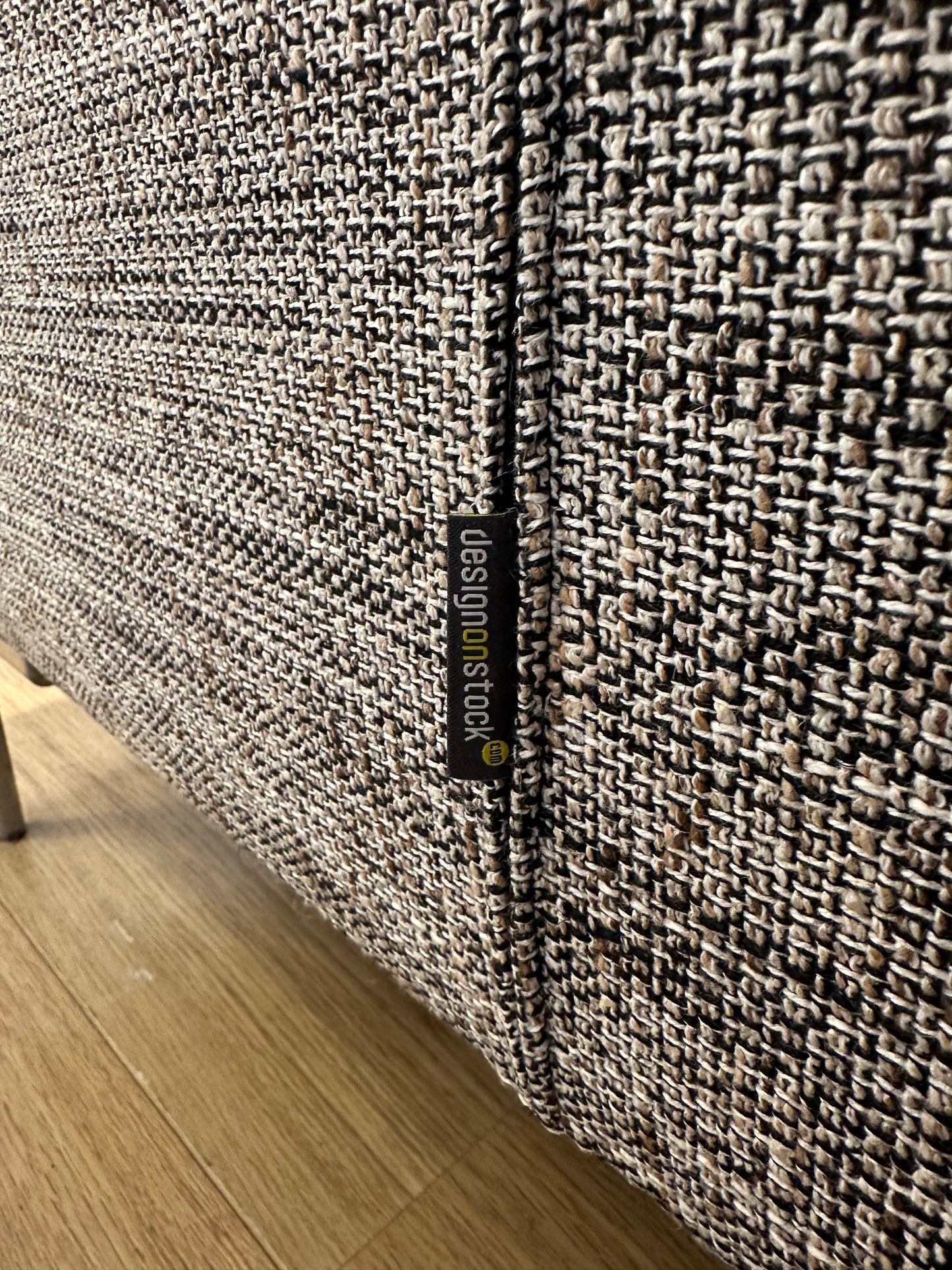 Design on Stock Bloq Hoekbank + Hocker Beige - NP: €7.500