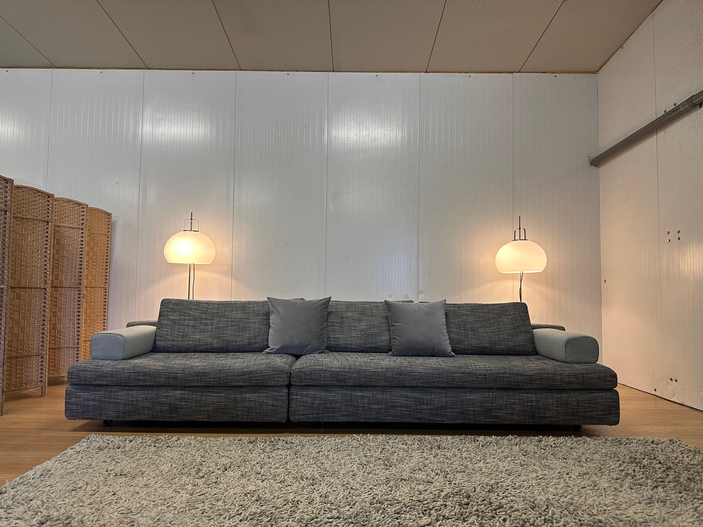NIEUWSTAAT Design on Stock Vilaz Modulaire Bank | NP: €8.000