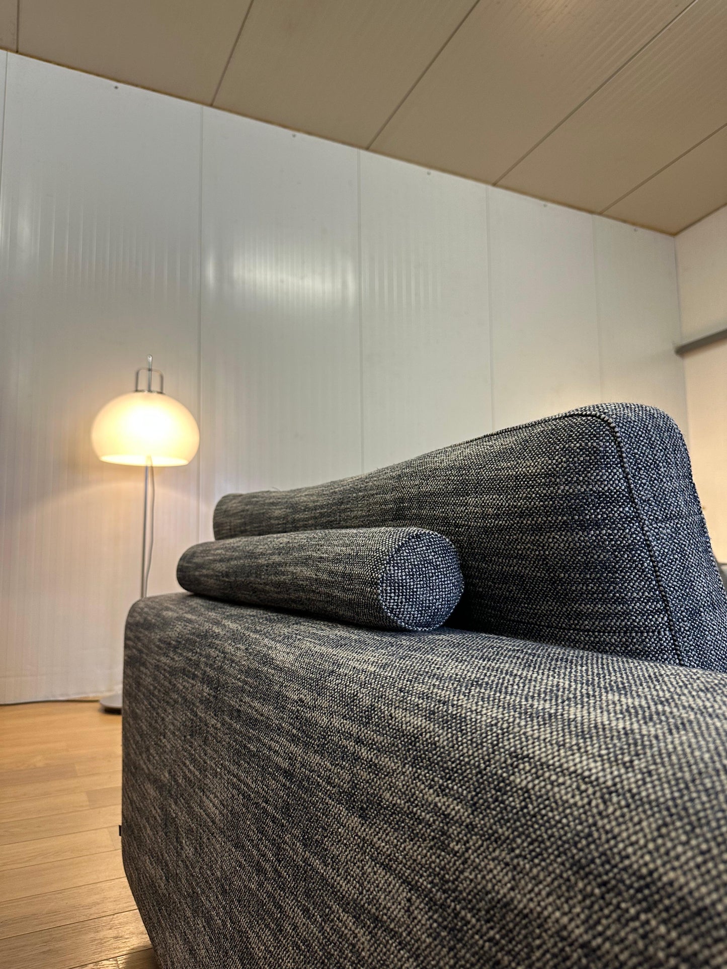 NIEUWSTAAT Design on Stock Vilaz Modulaire Bank | NP: €8.000