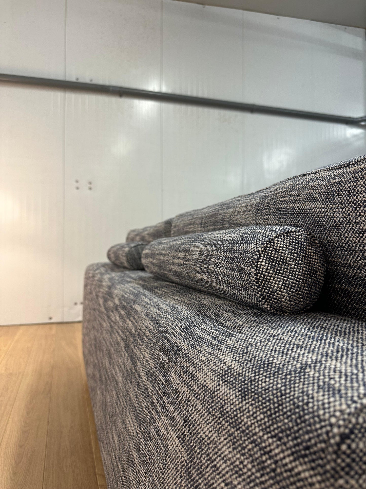 NIEUWSTAAT Design on Stock Vilaz Modulaire Bank | NP: €8.000