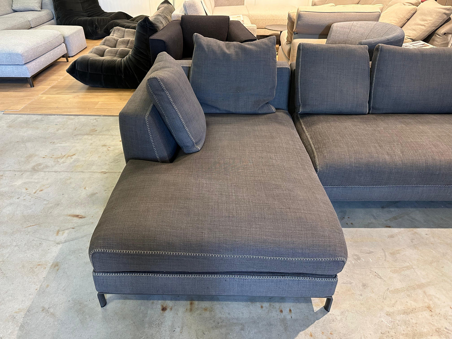 ZGAN B&B Italia Ray Hoekbank Antraciet - NP: €14.999