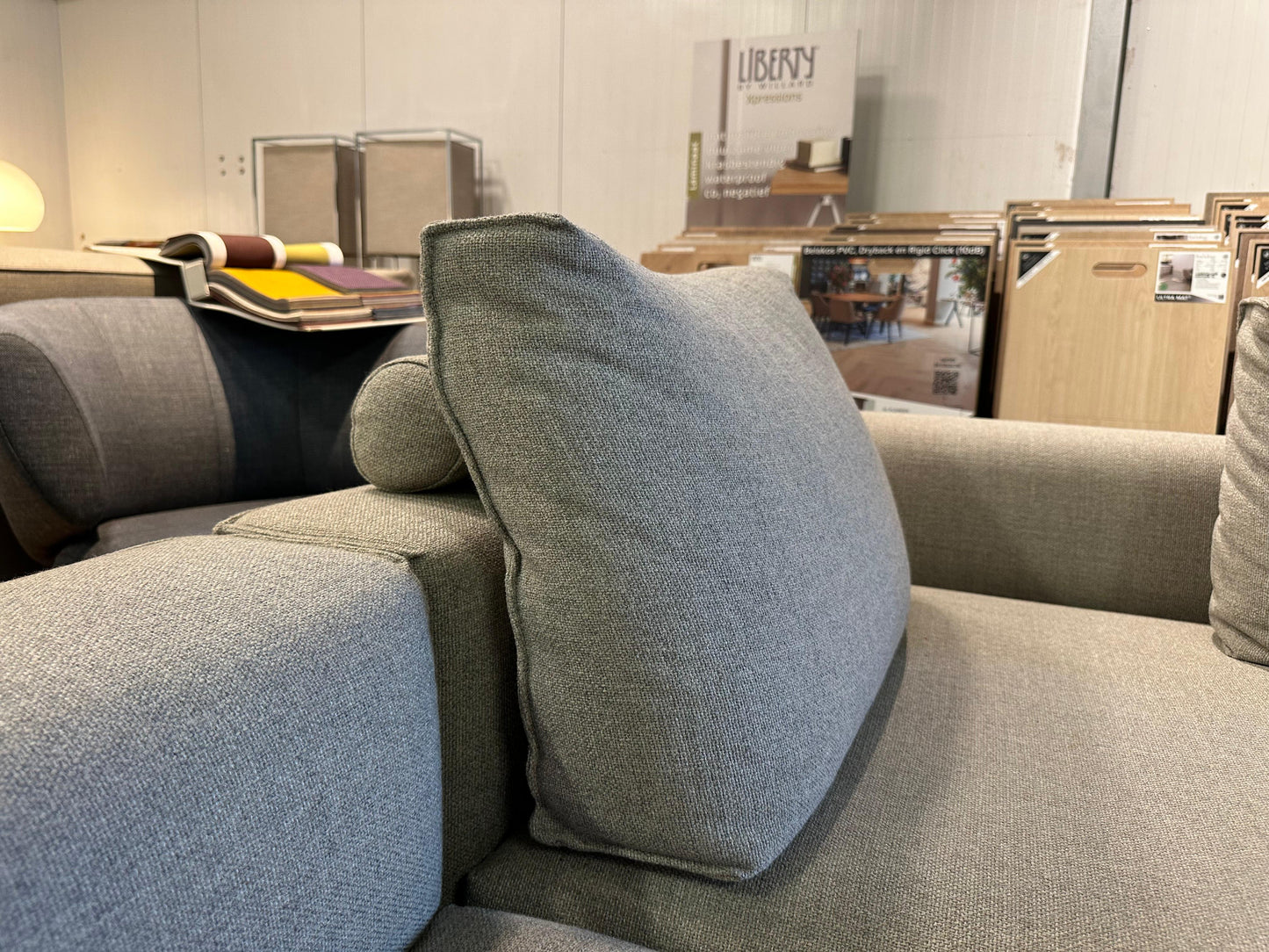 ZGAN Design on Stock Aikon Lounge + Hocker – NP: €9.000