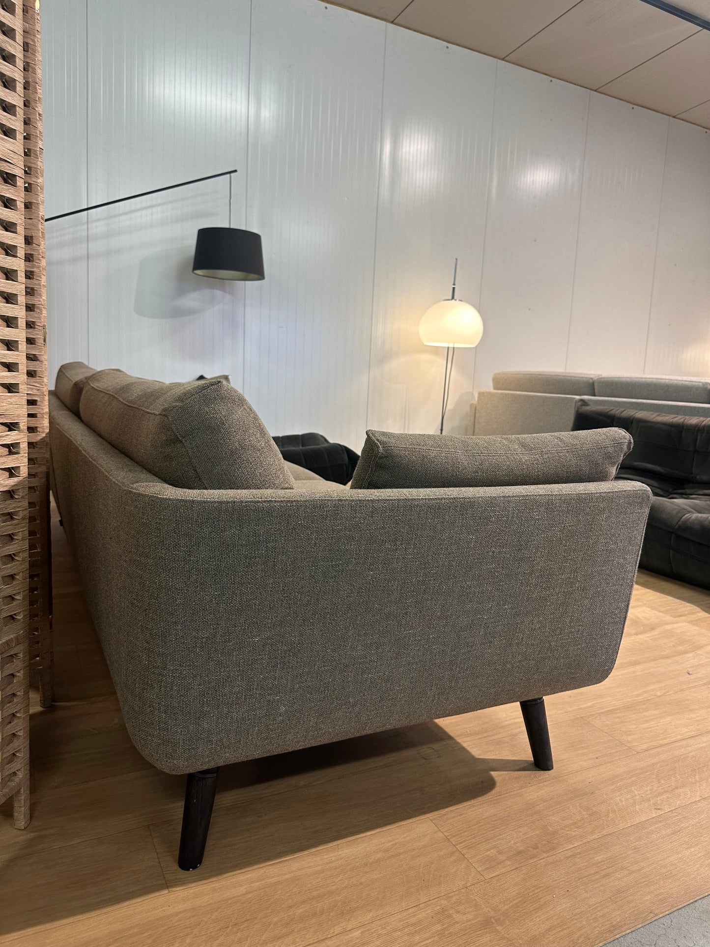 ZGAN Design on Stock Byen 5-Zits Taupe – NP: €5.500