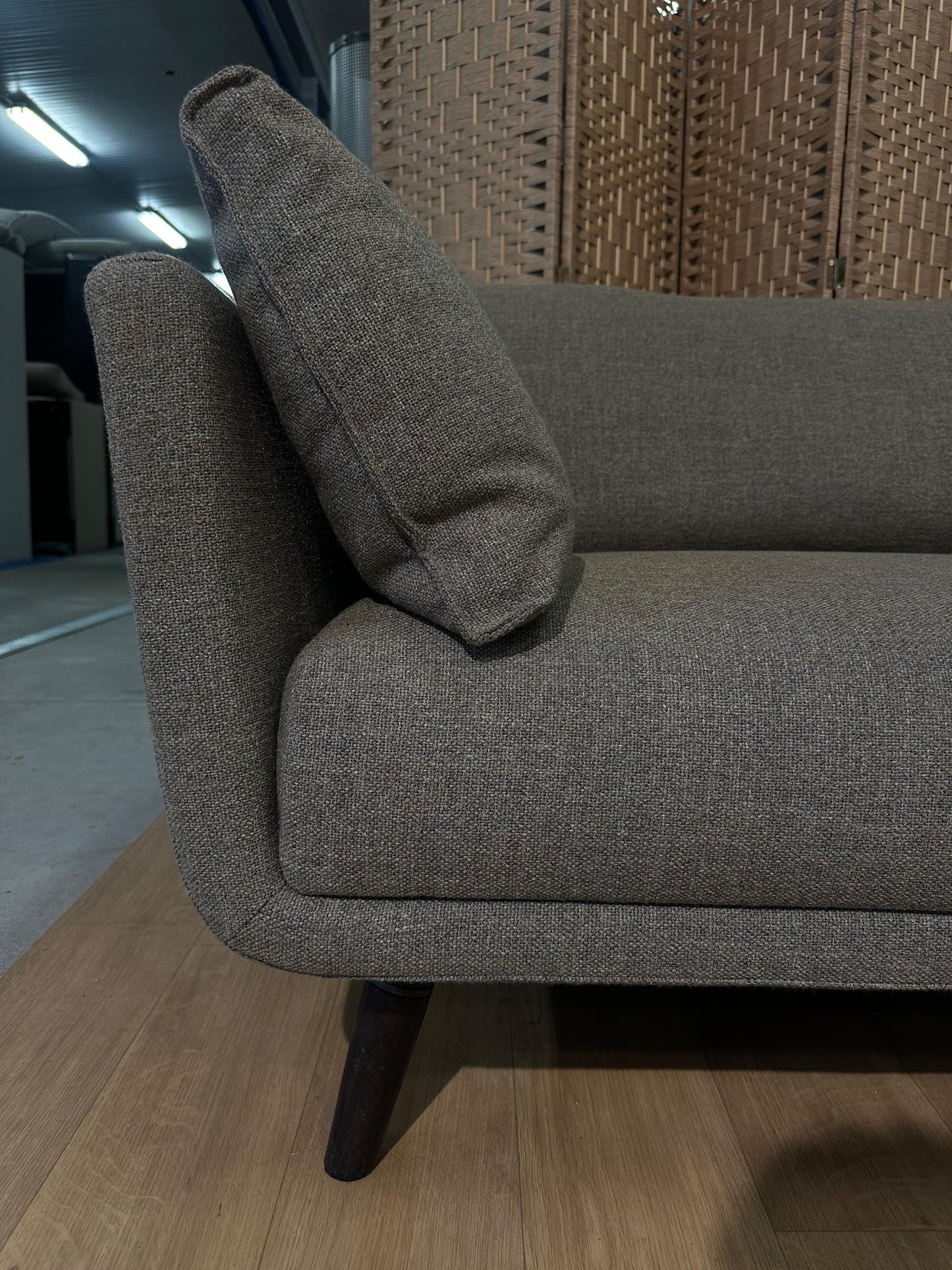 ZGAN Design on Stock Byen 5-Zits Taupe – NP: €5.500