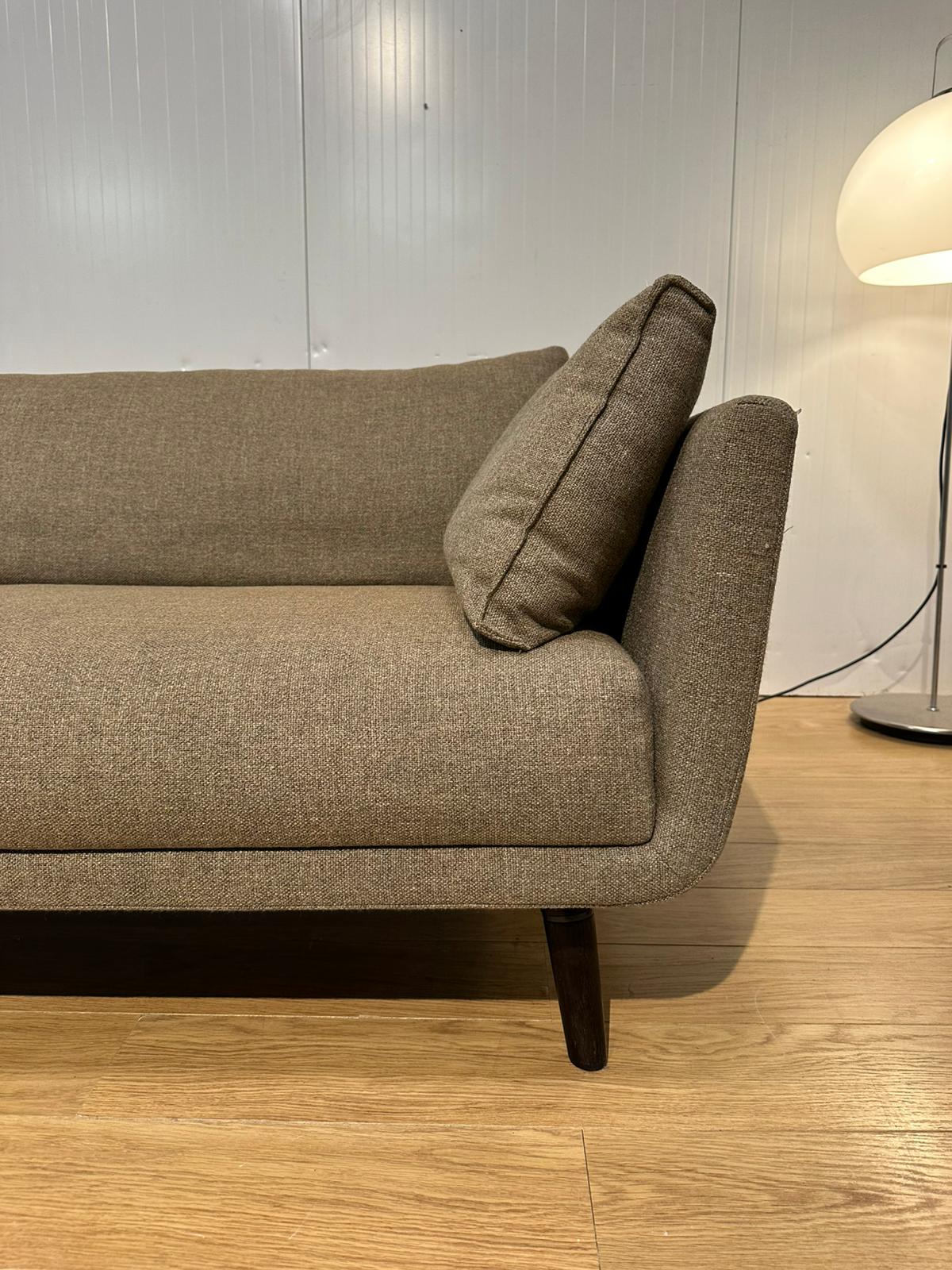 ZGAN Design on Stock Byen 5-Zits Taupe – NP: €6.500