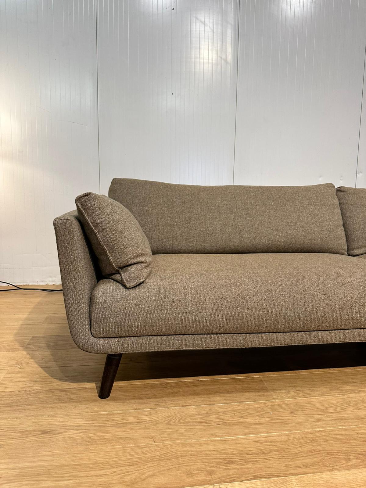 ZGAN Design on Stock Byen 5-Zits Taupe – NP: €6.500