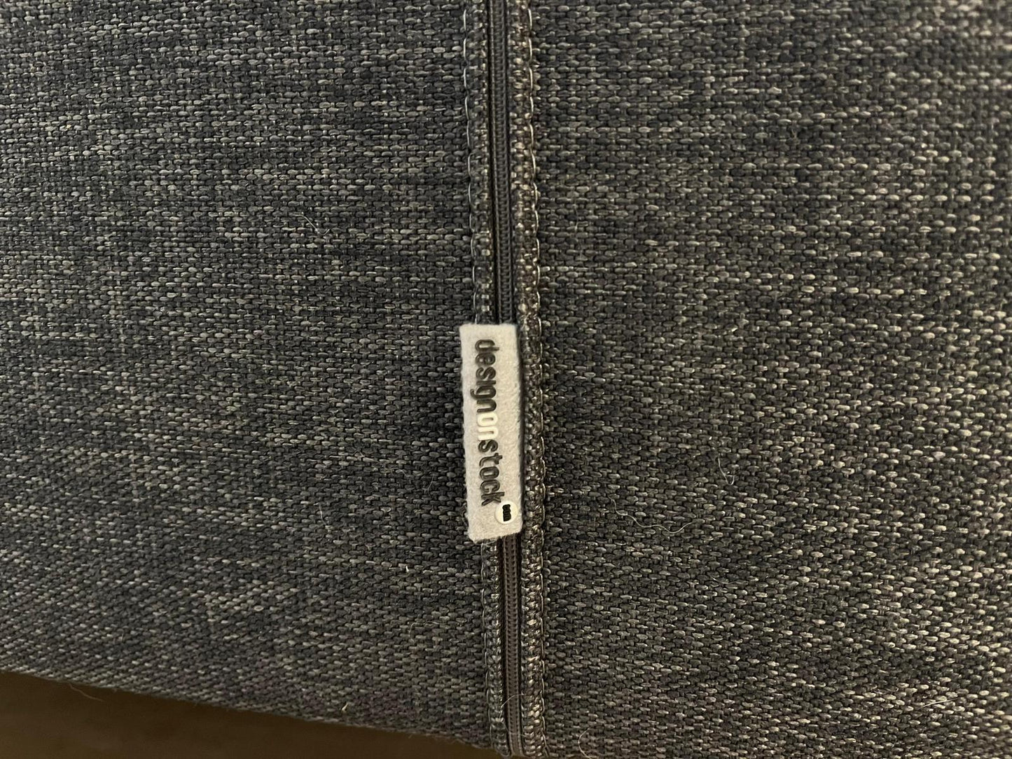 Design on Stock Bloq Hoekbank + Hocker – NP: €7.500