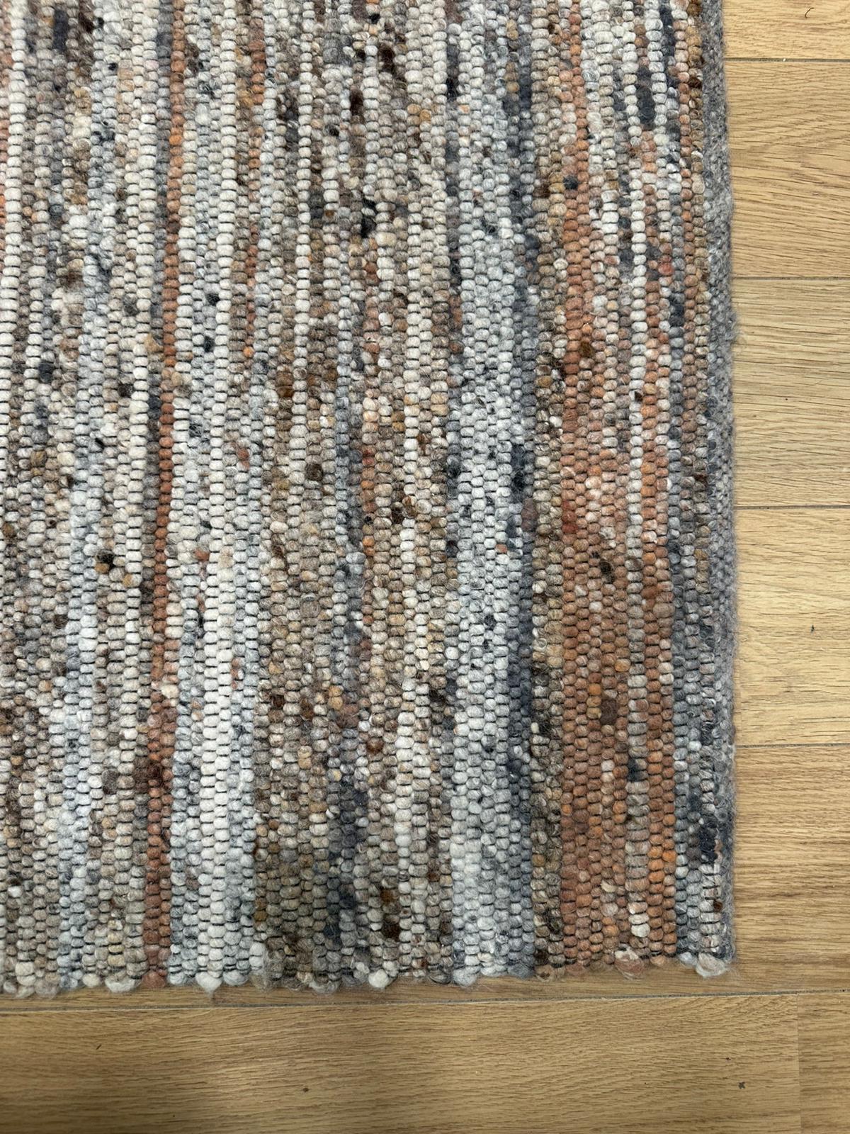 ZGAN Design on Stock Aikon Lounge Hoekbank + Poef NP: €8.500