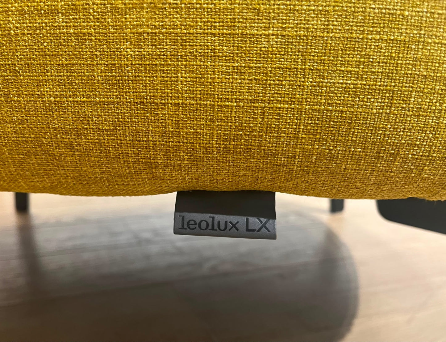Leolux Jill Fauteuil Geel Nieuwstaat