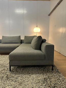 Design on Stock Aikon Lounge Bank | Professioneel Gereinigd