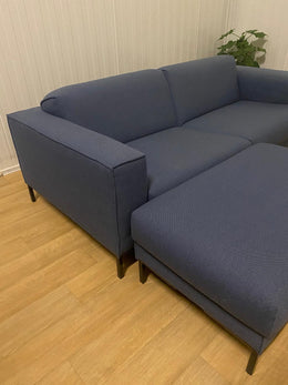 ZGAN Design on Stock Aikon Denim Bank met Hocker - €7.000