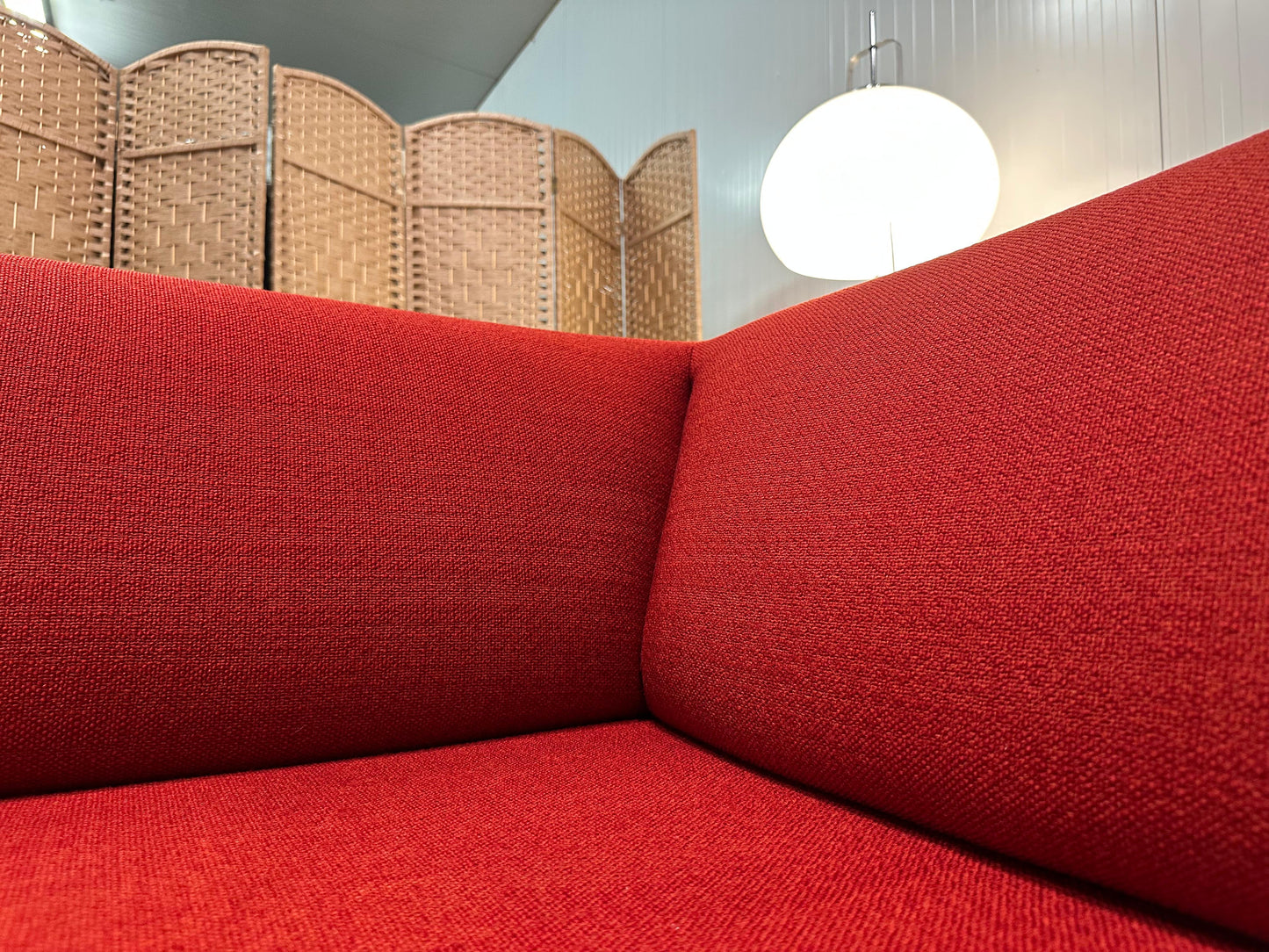 Leolux Faya Lobi Hoekbank + Hocker (Rood) – NP: €8.000