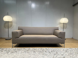 ZGAN Design on Stock Bloq 2,5-zitsbank – NP: €2.800