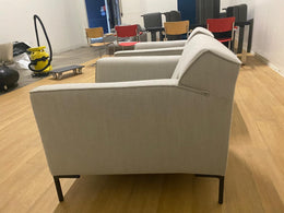 ZGAN 2x Witte Design on Stock Fauteuils - Wol NP: €4.500
