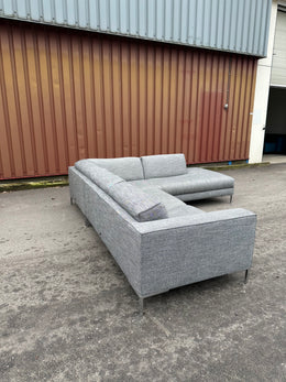 NIEUWSTAAT - Design on Stock Aikon Hoekbank NP: €8.000