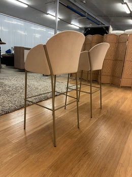ZGAN 2x Artifort Andrea Stoelen + Opt. Artifort Hoge Tafel