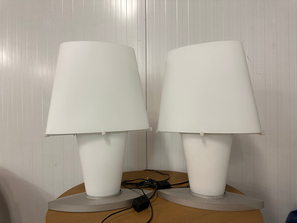 NIEUWSTAAT 2x Daniela Puppa Tafellamp voor Fontana Arte 1994