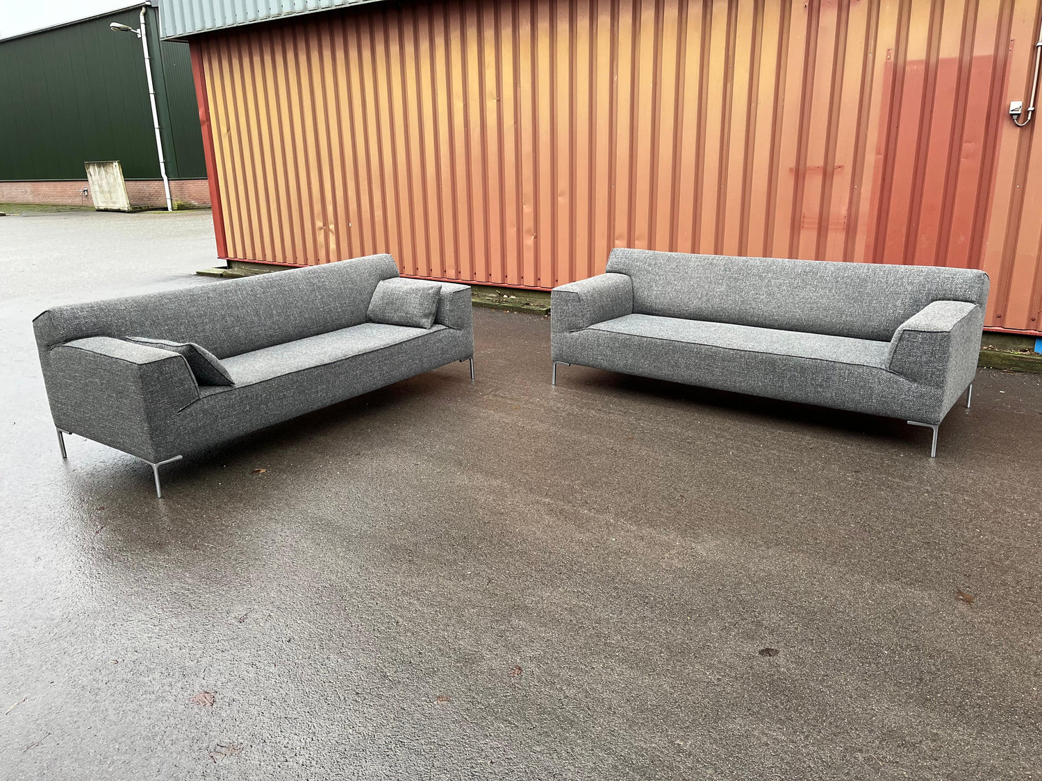 Design on Stock Bloq 3-Zits Banken ~ Nieuwprijs €3.500 per stuk